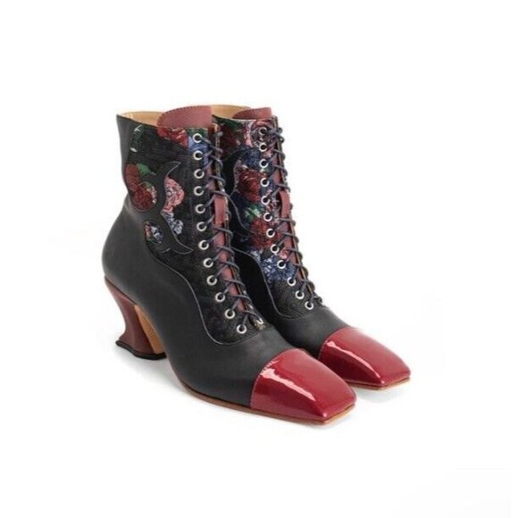 john fluevog super fine dutchess square  toe lace up boot Size 9 EUC - Picture 1 of 7